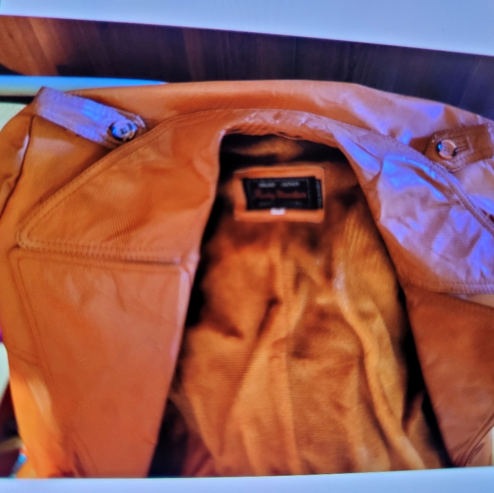 Men's Double-Breasted Tan Leather Trench Coat - Picture 5 of 16